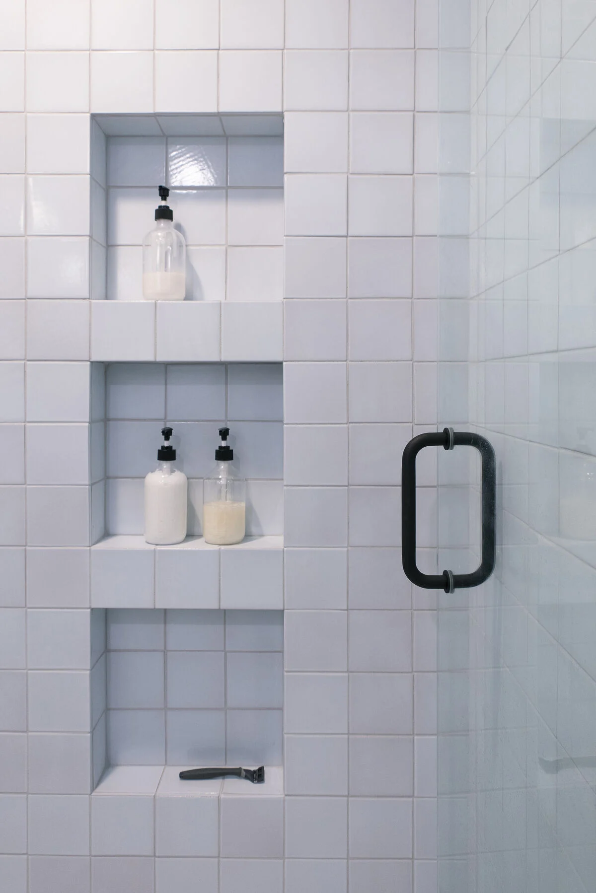 SHOWER NICHE